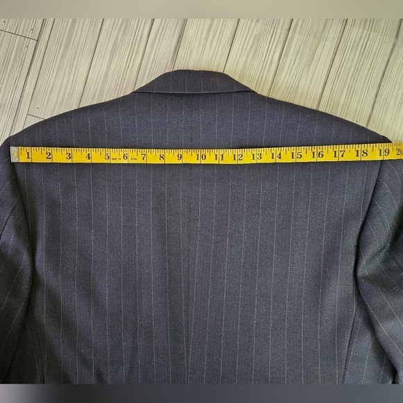 Givenchy Vintage Single Breast Tailored Pinstripe Blazer in Blue and Tan Sz 39S - Picture 9 of 16